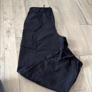 Zara Women’s Black cargo tie waist no visible signs of wear